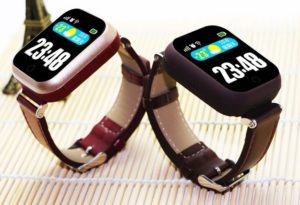 Gps horloge in de kleuren zwart, bruin en rood met setracker app